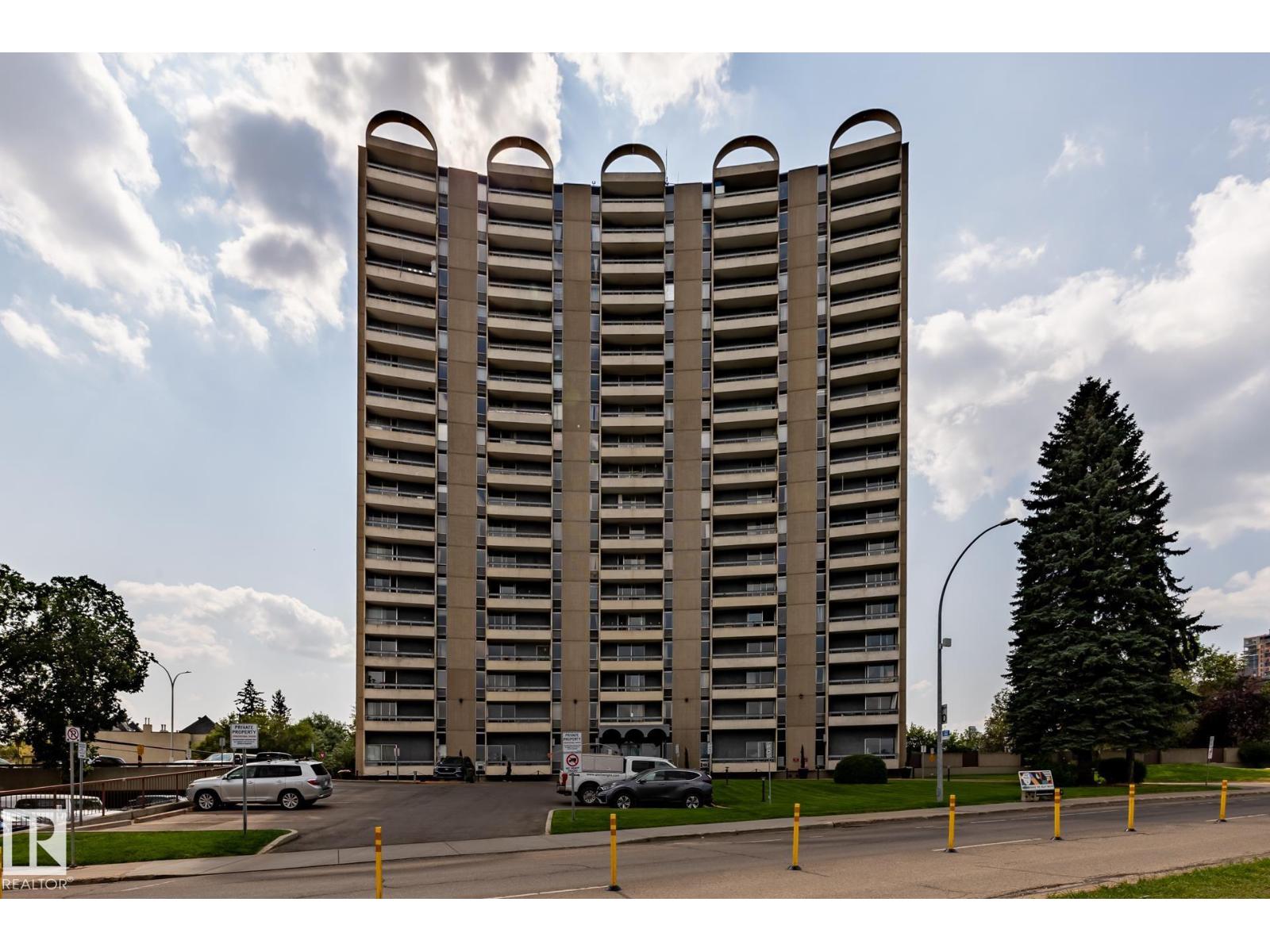 #911 10883 SASKATCHEWAN DR NW, Edmonton, Alberta T6E4S6