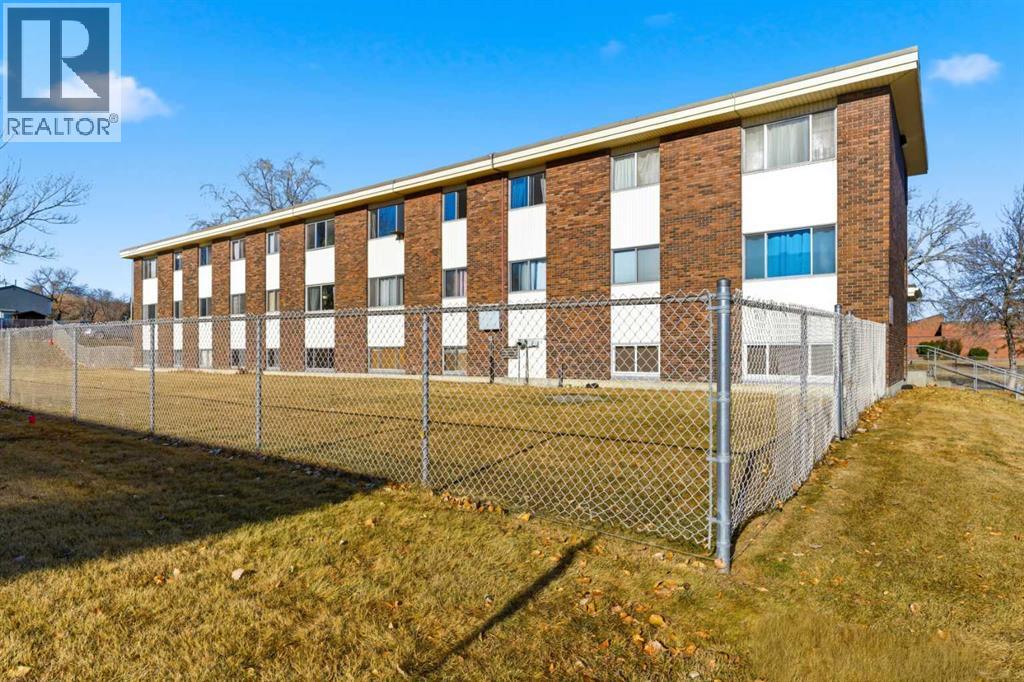 Apartment for Sale in 103, 231 64 Avenue NW|Calgary, Alberta T2K0M1