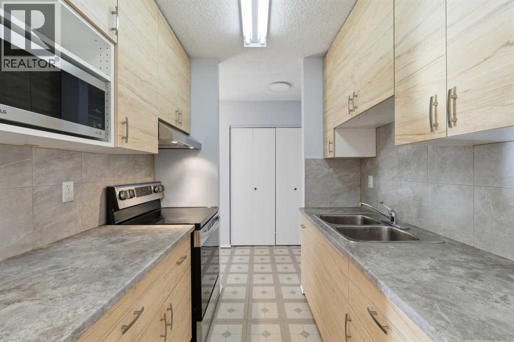 Apartment for Sale in 103, 231 64 Avenue NW|Calgary, Alberta T2K0M1 4