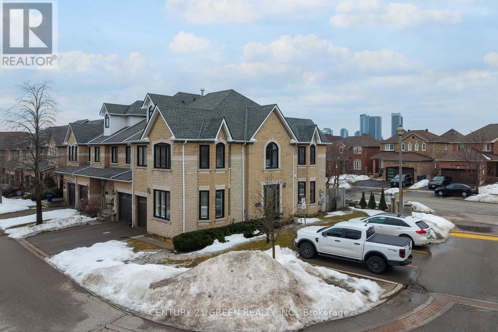 Row / Townhouse for Sale in 170 - 455 APACHE COURT|Mississauga (Hurontario), Ontario L4Z3W8 3