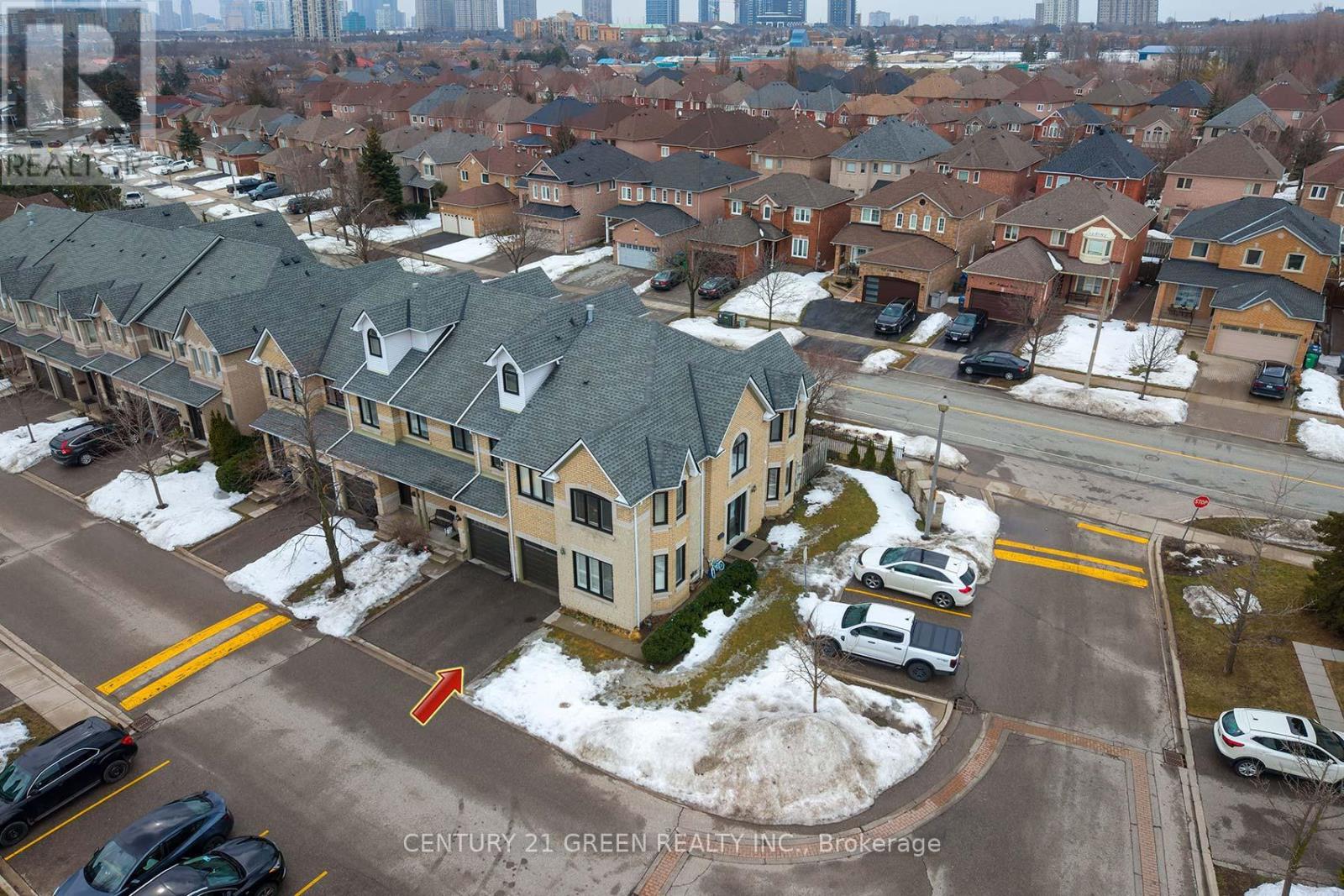 Row / Townhouse for Sale in 170 - 455 APACHE COURT|Mississauga (Hurontario), Ontario L4Z3W8 4