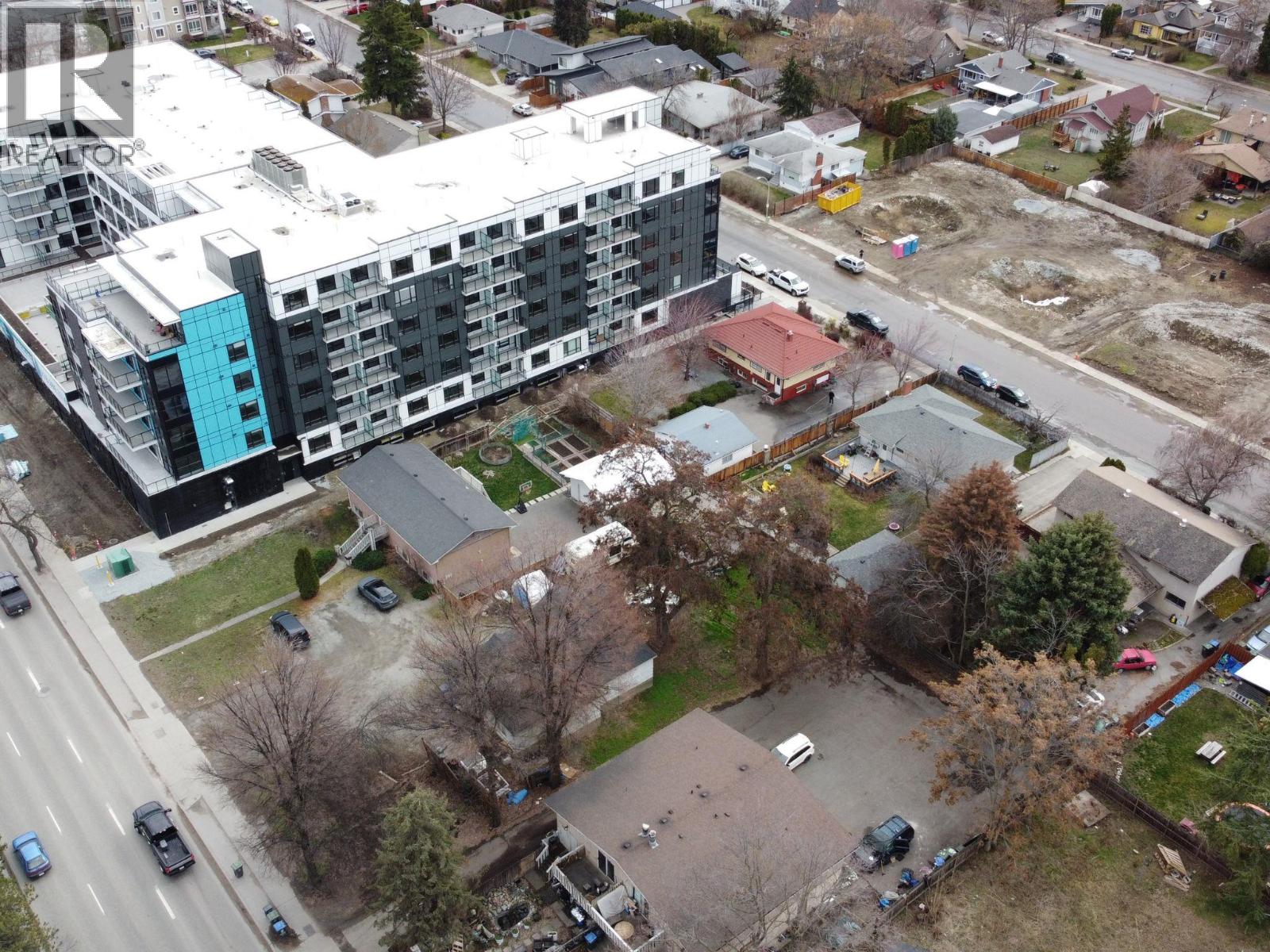 For sale: 787-789 HARVEY Avenue, Kelowna, British Columbia V1Y6E2