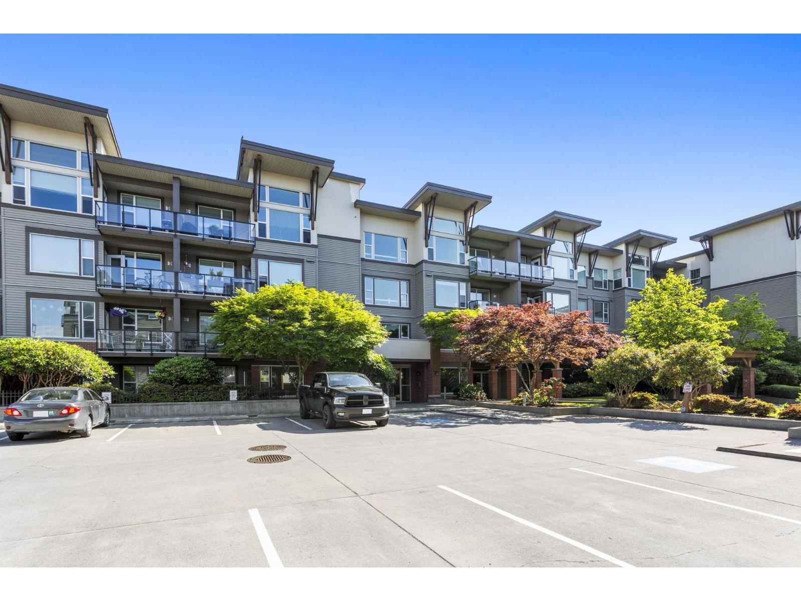 For sale: 203 33539 HOLLAND AVENUE, Abbotsford, British Columbia