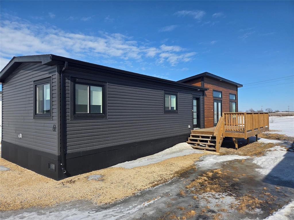 61 Prairie Oaks Drive