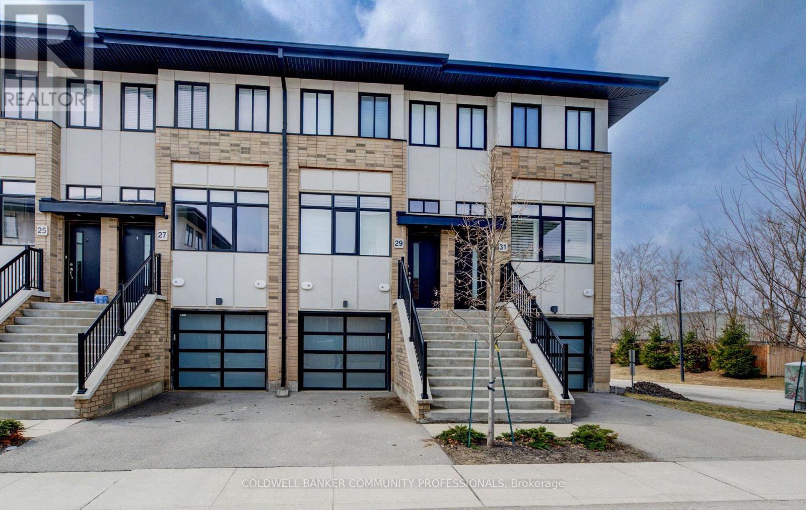 29 WILINGS LANE, Hamilton (Ancaster), Ontario L9G0H3