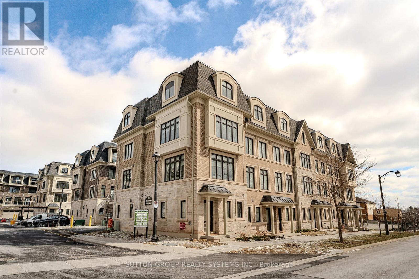 Row / Townhouse for Sale in 8 - 2119 LILLYKIN STREET|Oakville (RO River Oaks), Ontario L6H8A5 2