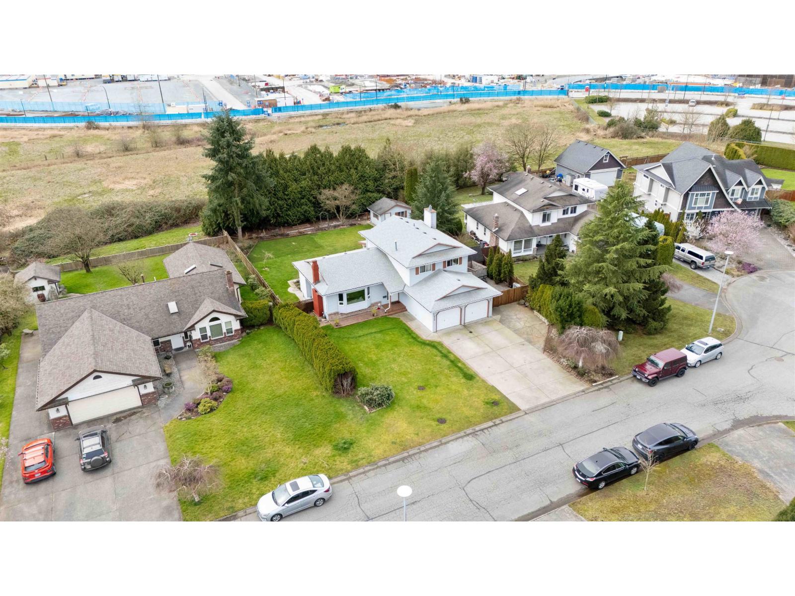 For sale: 18166 54 AVENUE, Surrey, British Columbia V3S7Z1
