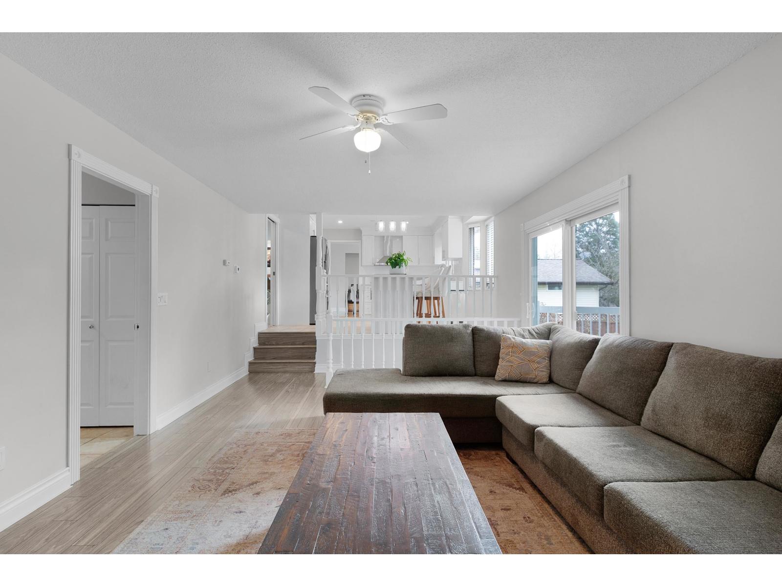 For sale: 18166 54 AVENUE, Surrey, British Columbia V3S7Z1