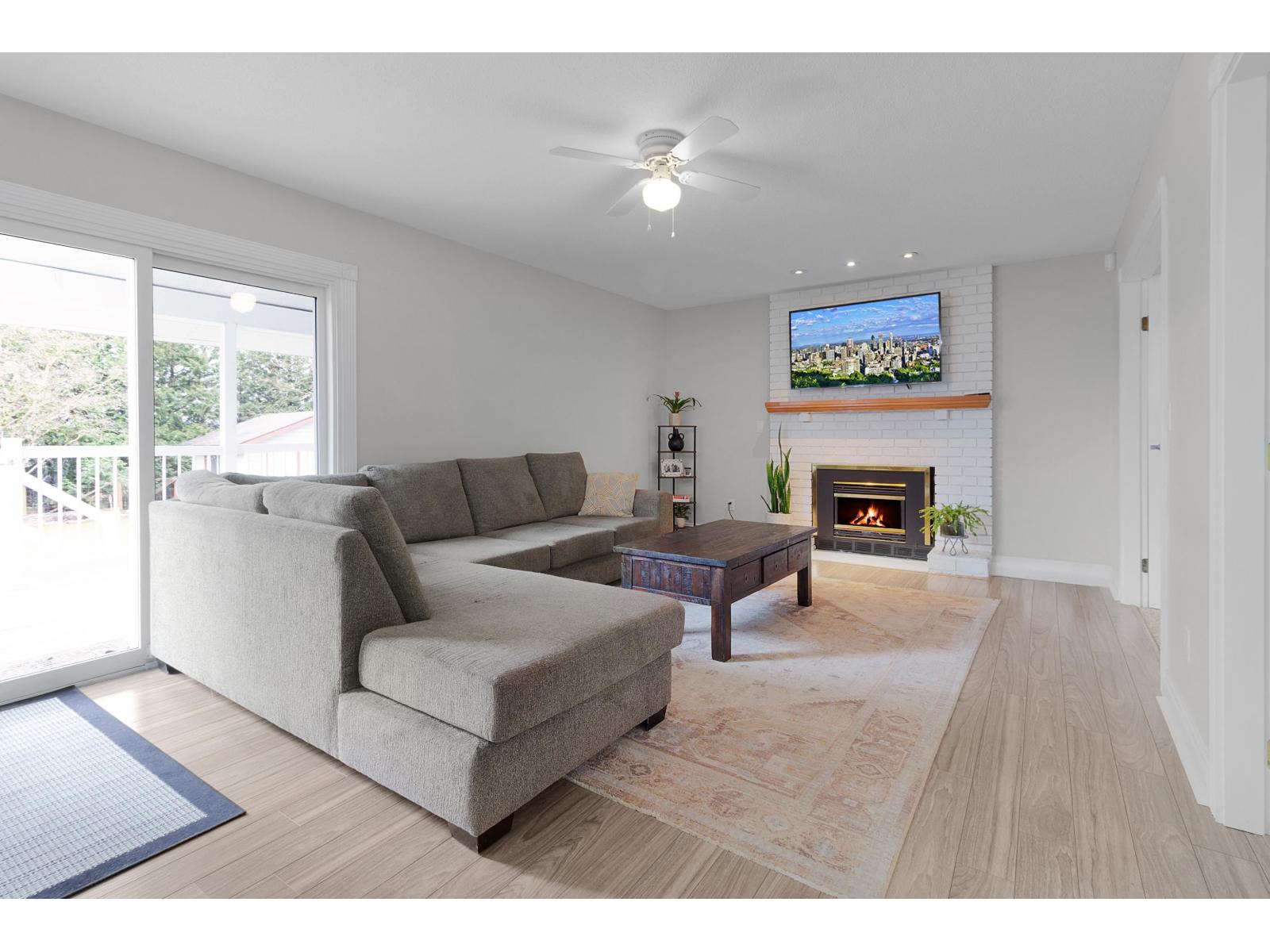 For sale: 18166 54 AVENUE, Surrey, British Columbia V3S7Z1