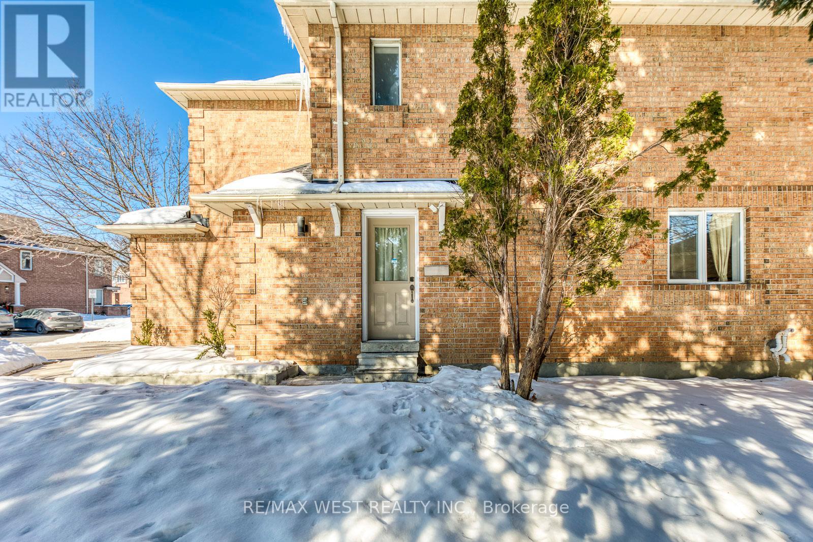 Row / Townhouse for Sale in 153 - 99 BRISTOL ROAD E|Mississauga (Hurontario), Ontario L4Z3P4 4