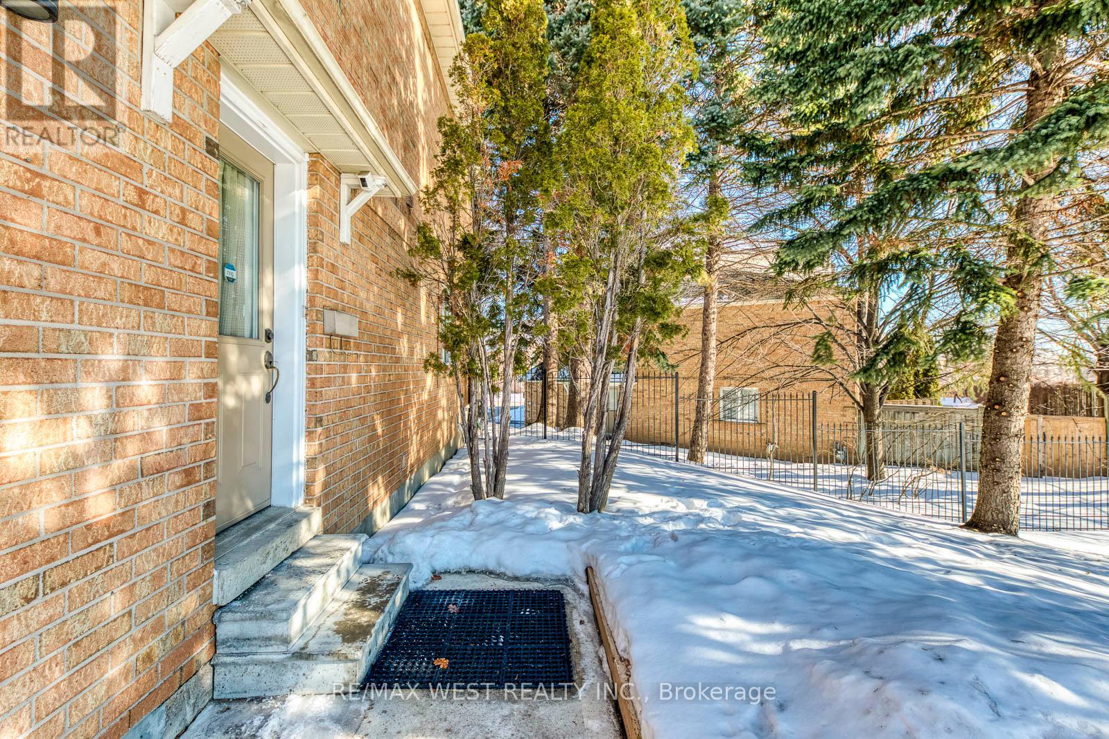 Row / Townhouse for Sale in 153 - 99 BRISTOL ROAD E|Mississauga (Hurontario), Ontario L4Z3P4 5