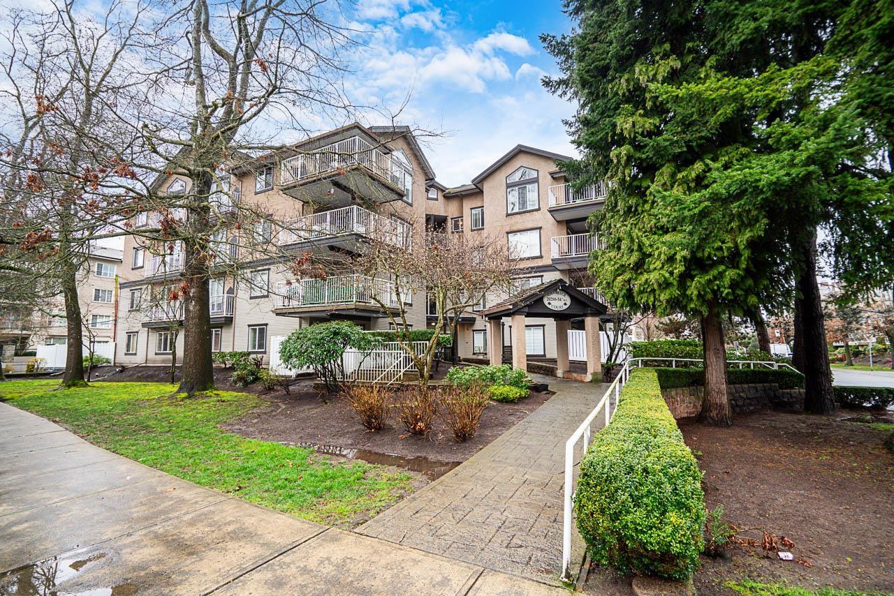 304 20288 54 AVENUE, Langley, British Columbia V3A3W3