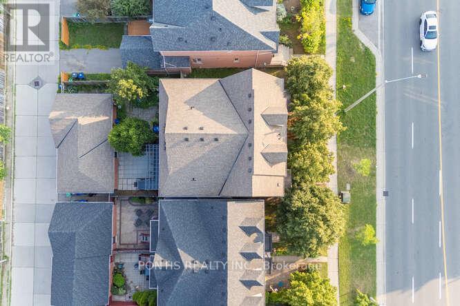 Row / Townhouse for Sale in 3452 EGLINTON AVENUE W|Mississauga (Churchill Meadows), Ontario L5M7P4 2