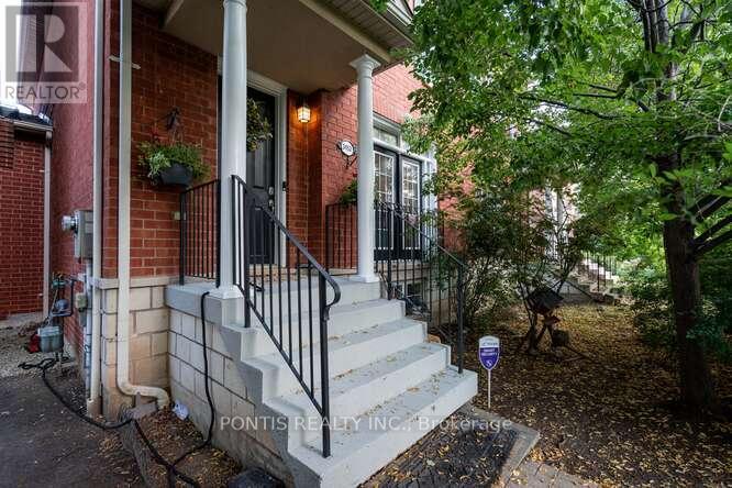 Row / Townhouse for Sale in 3452 EGLINTON AVENUE W|Mississauga (Churchill Meadows), Ontario L5M7P4 5