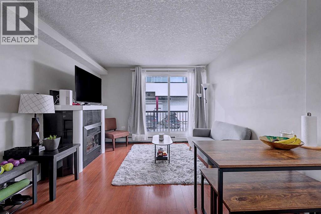 Apartment for Sale in 8, 2906 17 Avenue SW|Calgary, Alberta T3E0A9 2