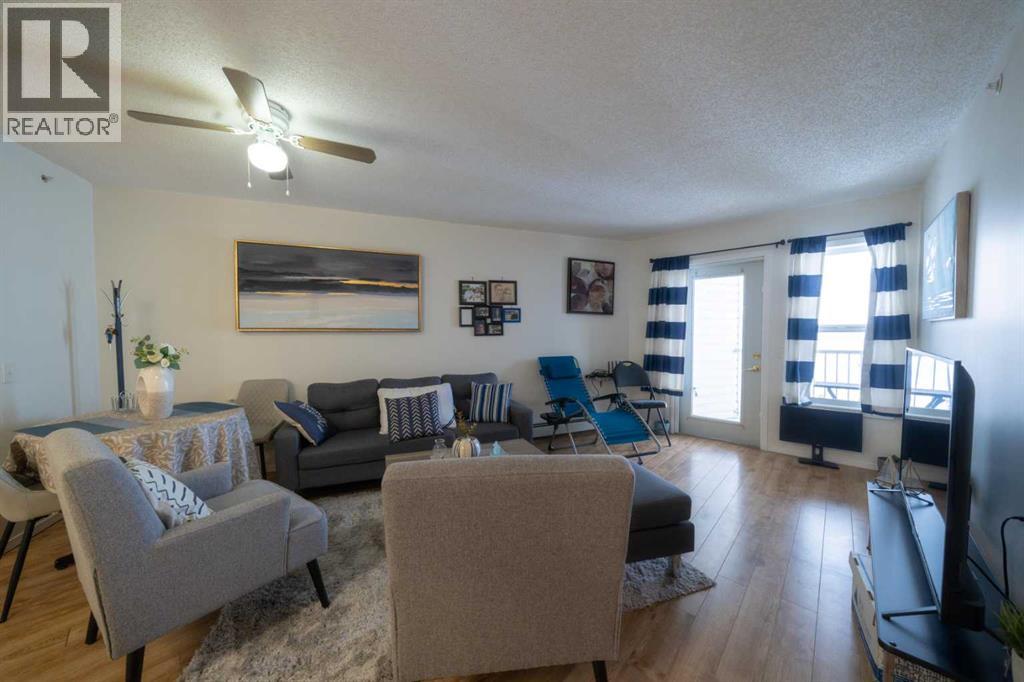 Apartment for Sale in 425, 5000 Somervale Court SW|Calgary, Alberta T2Y4M1 3
