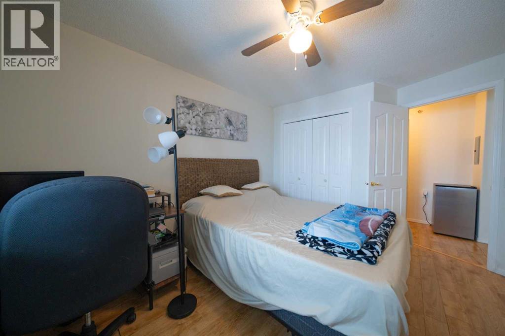 Apartment for Sale in 425, 5000 Somervale Court SW|Calgary, Alberta T2Y4M1 5