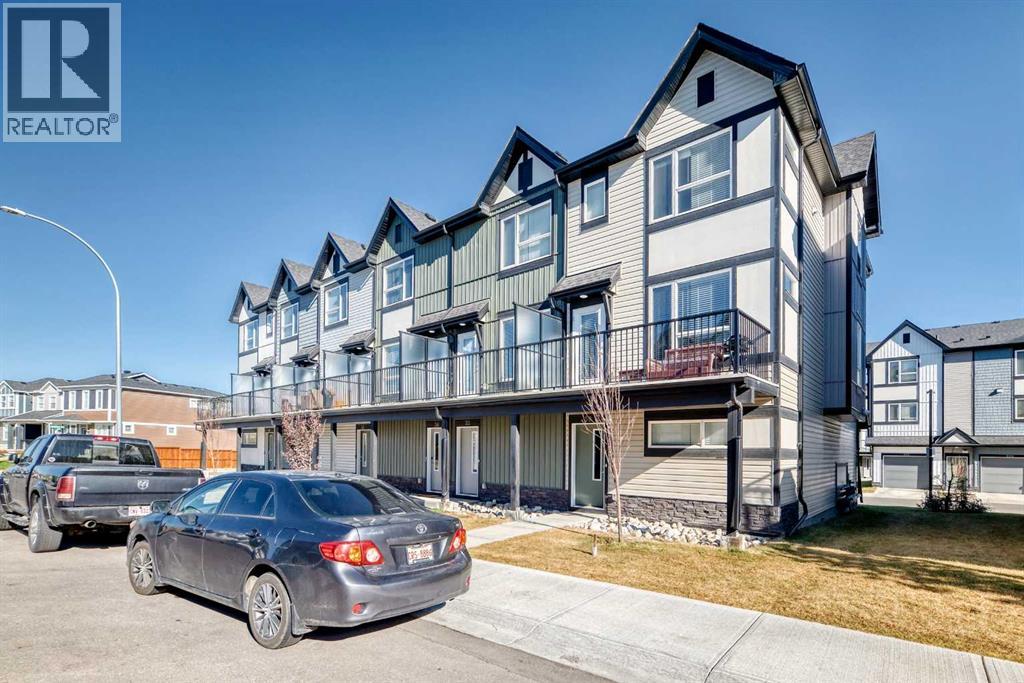 Row / Townhouse for Sale in 30 Evanscrest Park NW|Calgary, Alberta T3P1R3