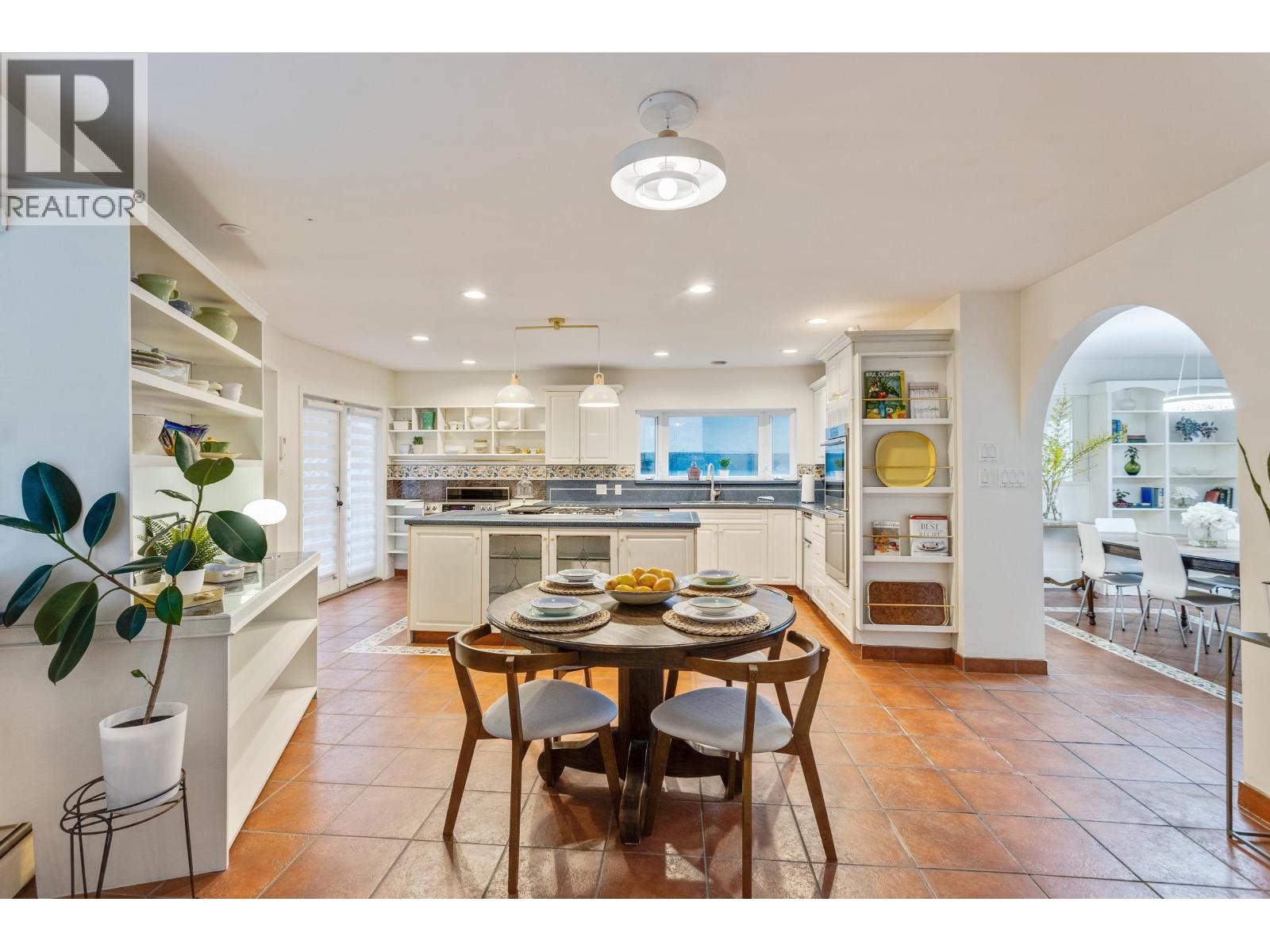 For sale: 7362 LABURNUM STREET, Vancouver, British Columbia V6P5N3