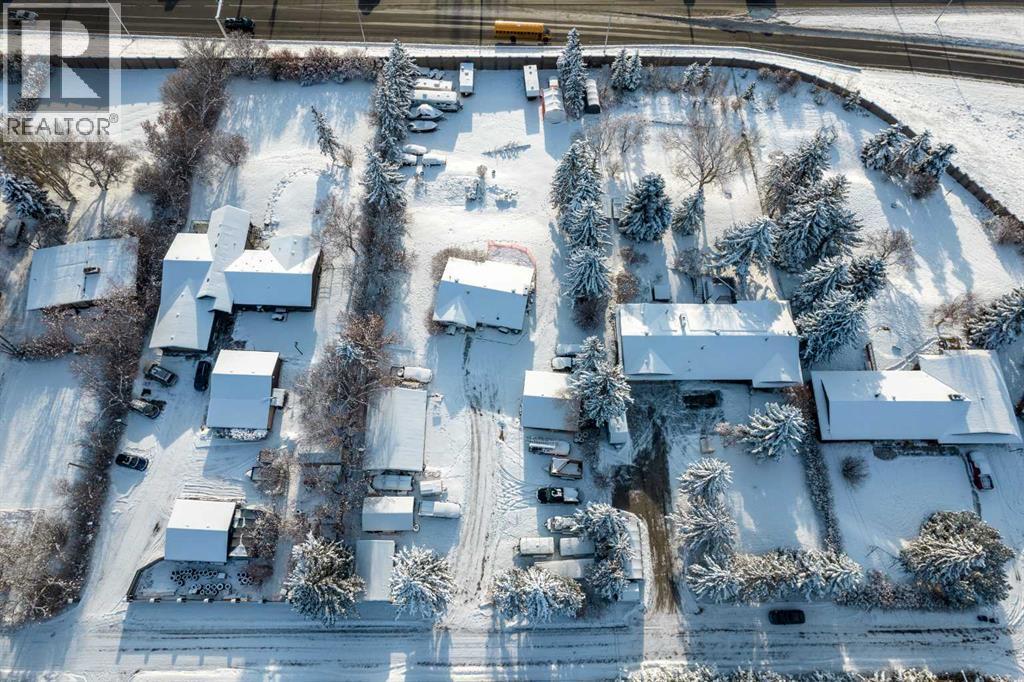 House for Sale in 6003 Baroc Road NW|Calgary, Alberta T3A4R5