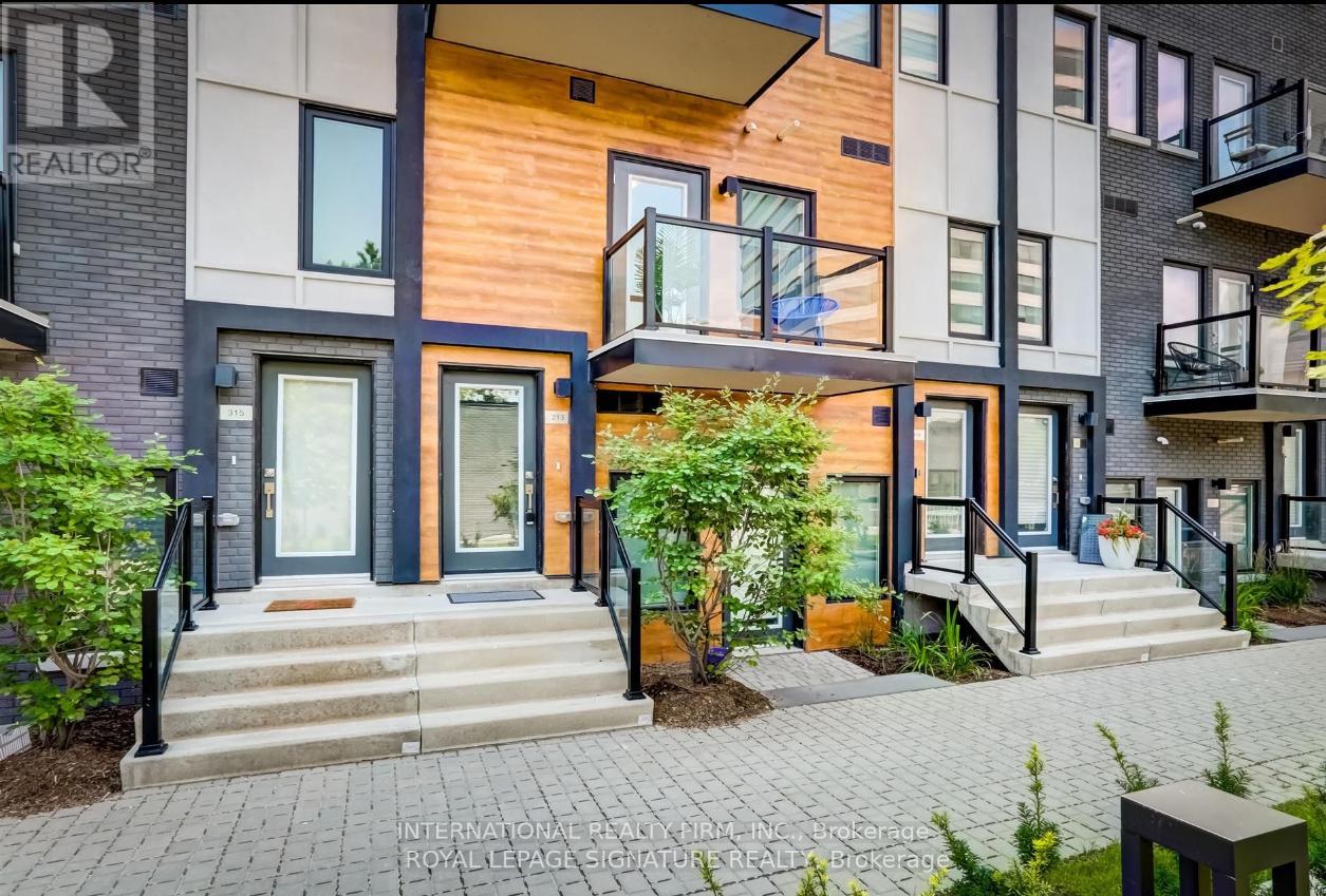 Row / Townhouse for Sale in 213 - 402 THE EAST MALL|Toronto (Islington-City Centre West), Ontario M9B3Z9 2