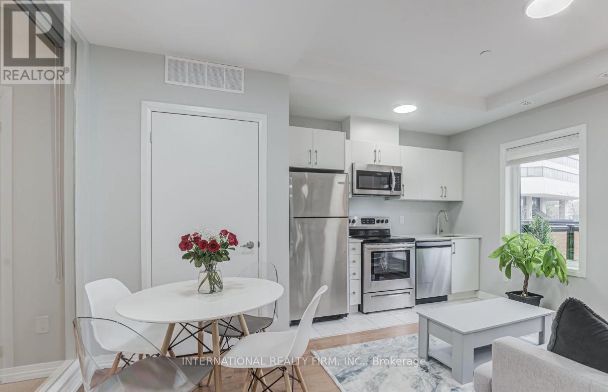 Row / Townhouse for Sale in 213 - 402 THE EAST MALL|Toronto (Islington-City Centre West), Ontario M9B3Z9 3