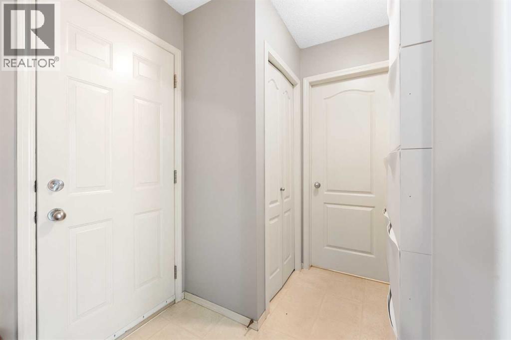 House for Sale in 69 Hampstead Gardens NW|Calgary, Alberta T3A5Y5 4