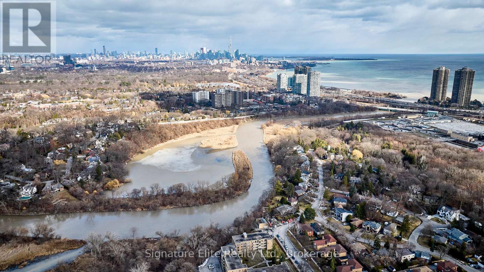 For sale: 606 - 1 NEIGHBOURHOOD LANE, Toronto (Stonegate-Queensway