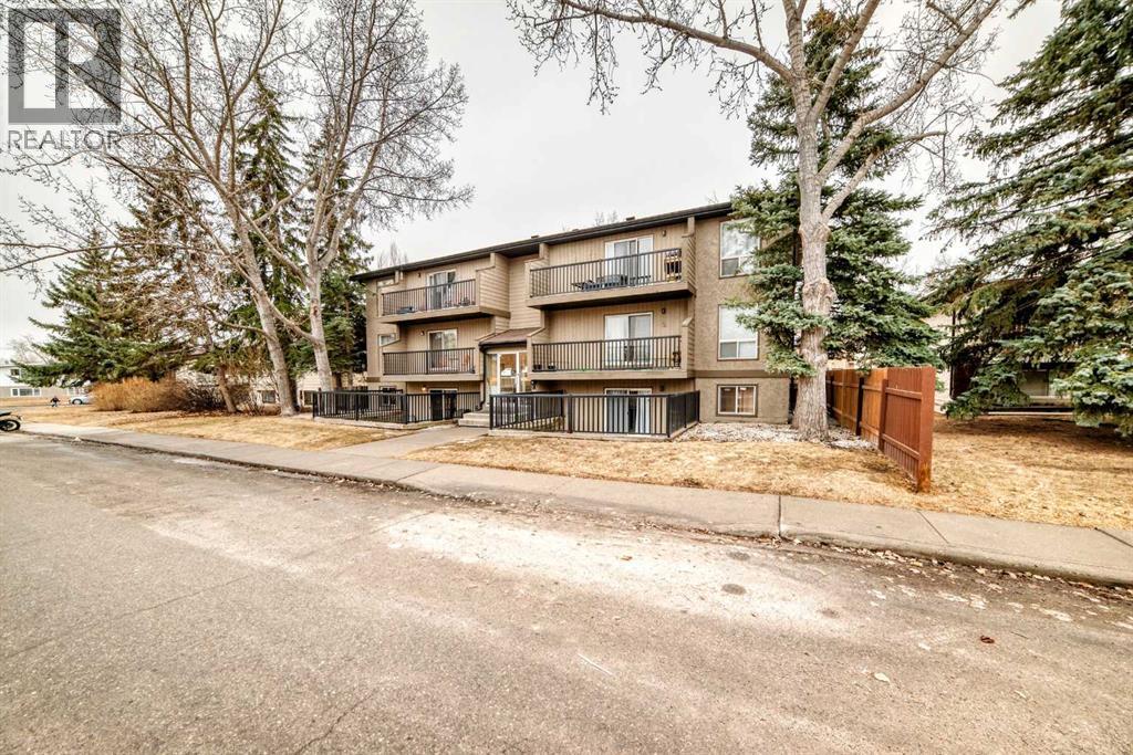 Apartment for Sale in 105, 4311 73 Street NW|Calgary, Alberta T3B2N2 2
