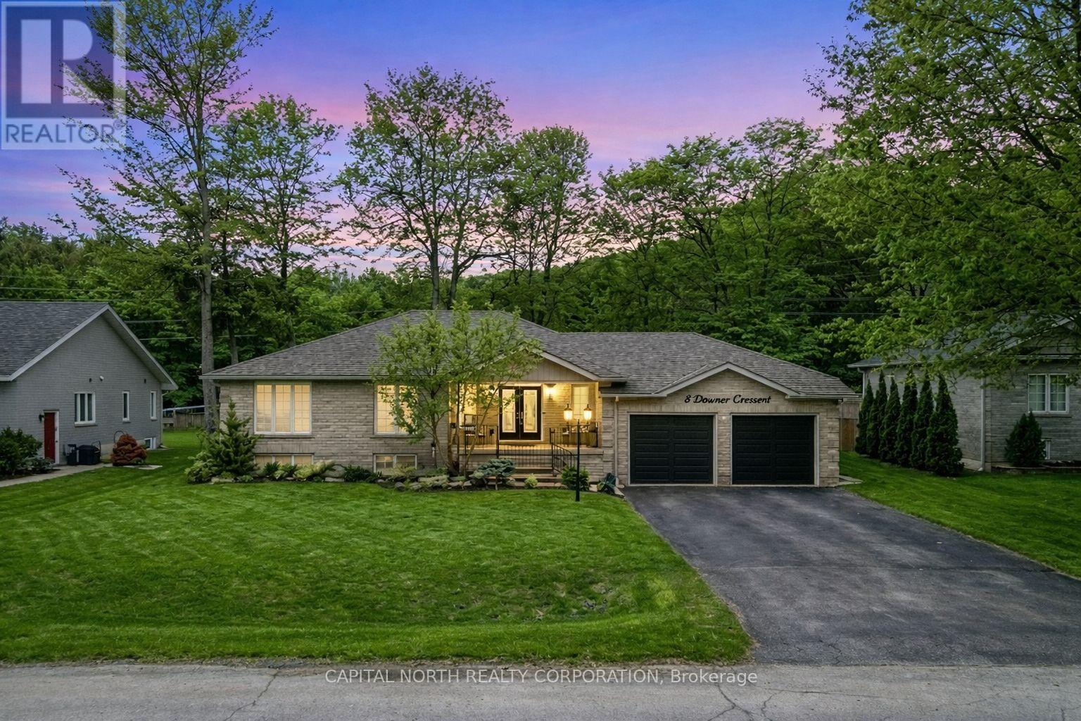 8 DOWNER CRESCENT