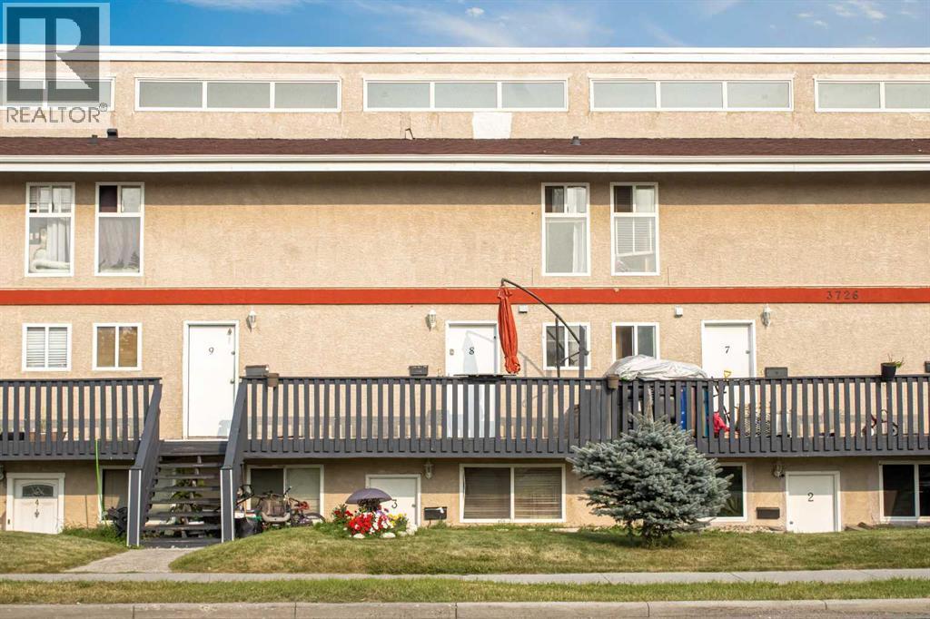 Row / Townhouse for Sale in 8, 3726 Centre Street NE|Calgary, Alberta T2E2Y3 2