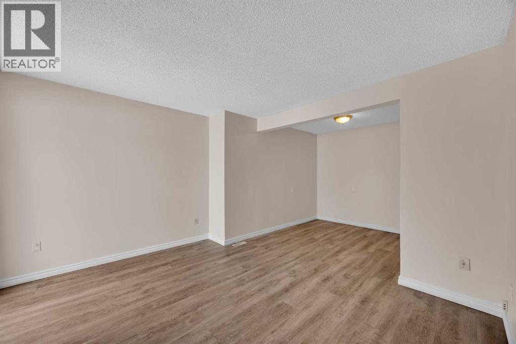 Row / Townhouse for Sale in 3, 2519 38 Street NE|Calgary, Alberta T1Y4W8 5