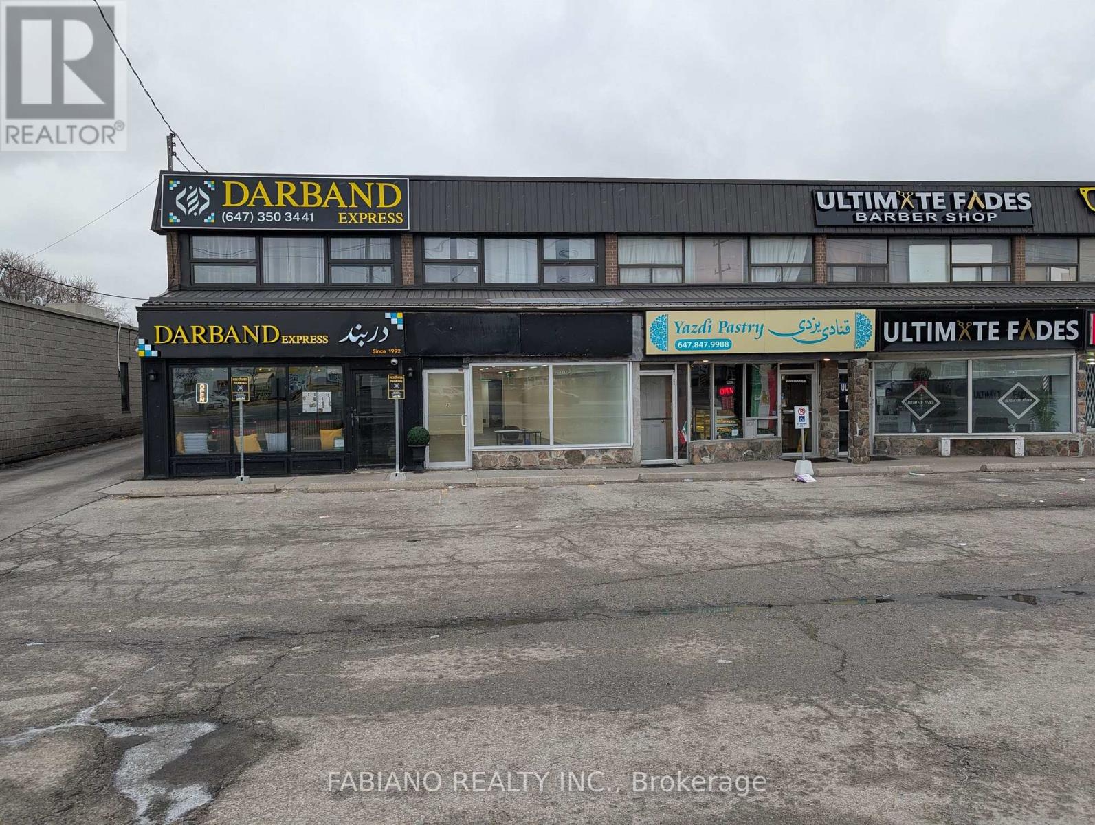 For rent: 2 - 13130 YONGE STREET, Richmond Hill (Oak Ridges), Ontario ...