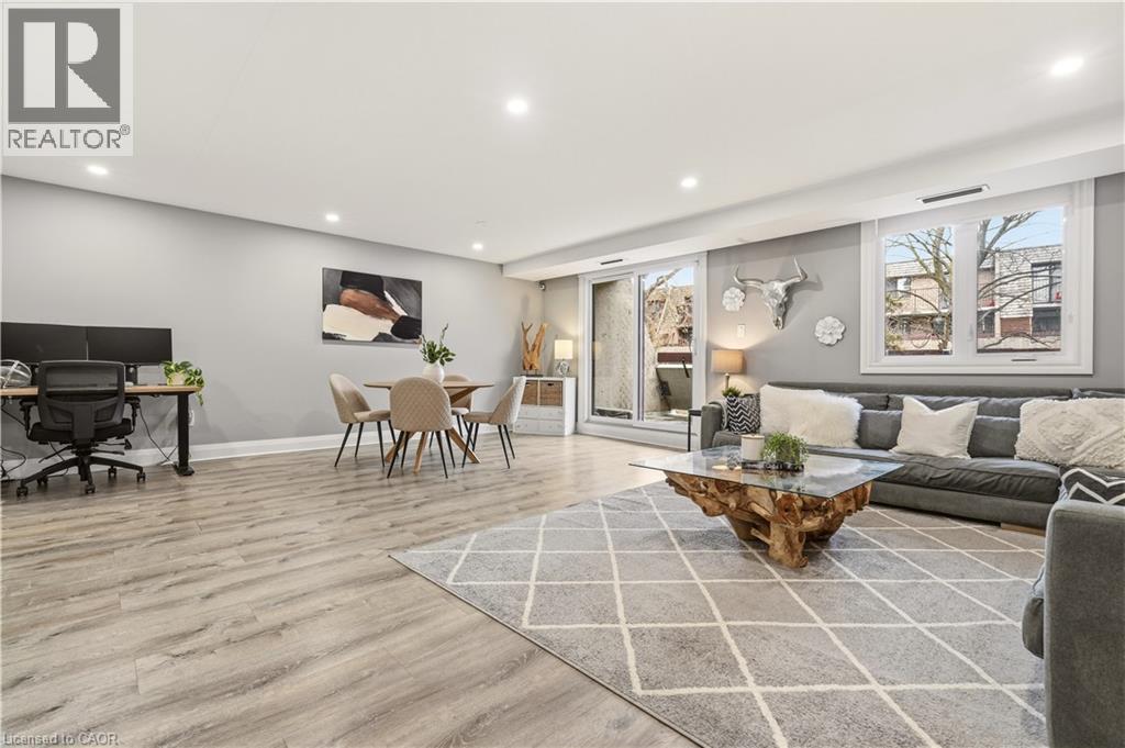 Row / Townhouse for Sale in 1250 MISSISSAUGA VALLEY Boulevard Unit# 177|Mississauga, Ontario L5A3R6 5