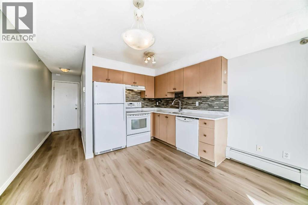 Apartment for Sale in 425, 1717 60 Street SE|Calgary, Alberta T2A7Y7 4