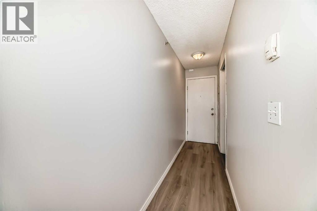 Apartment for Sale in 425, 1717 60 Street SE|Calgary, Alberta T2A7Y7 3