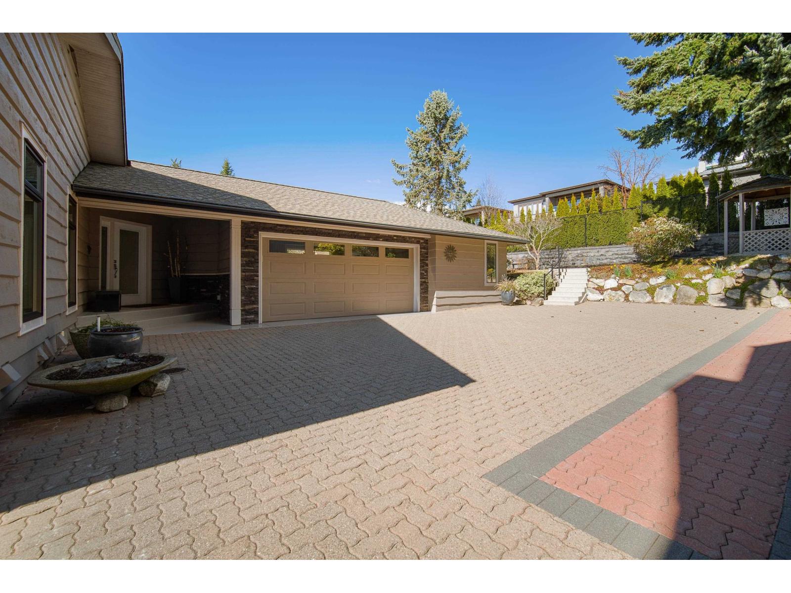 For sale: 13387 13A AVENUE, Surrey, British Columbia V4A5Y3