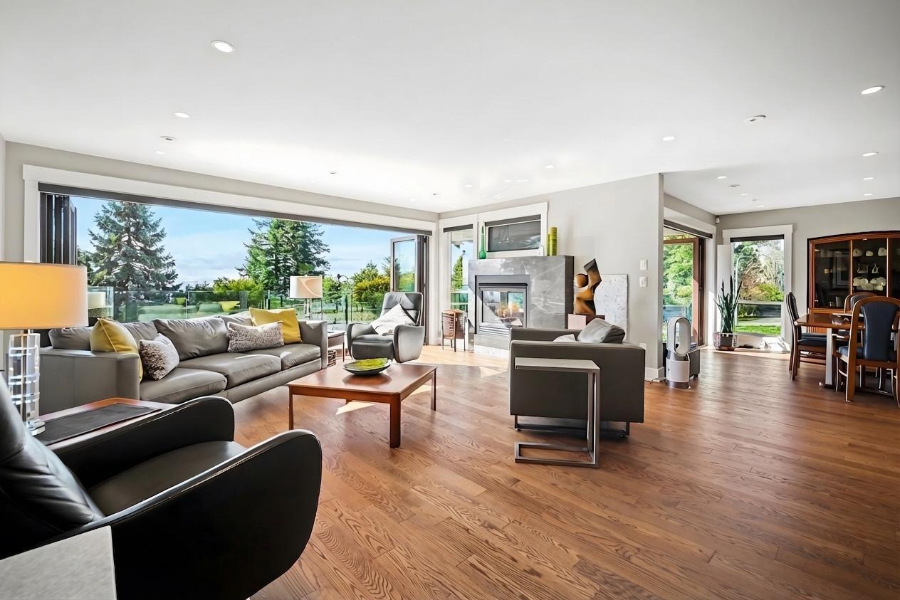 For sale: 13387 13A AVENUE, Surrey, British Columbia V4A5Y3