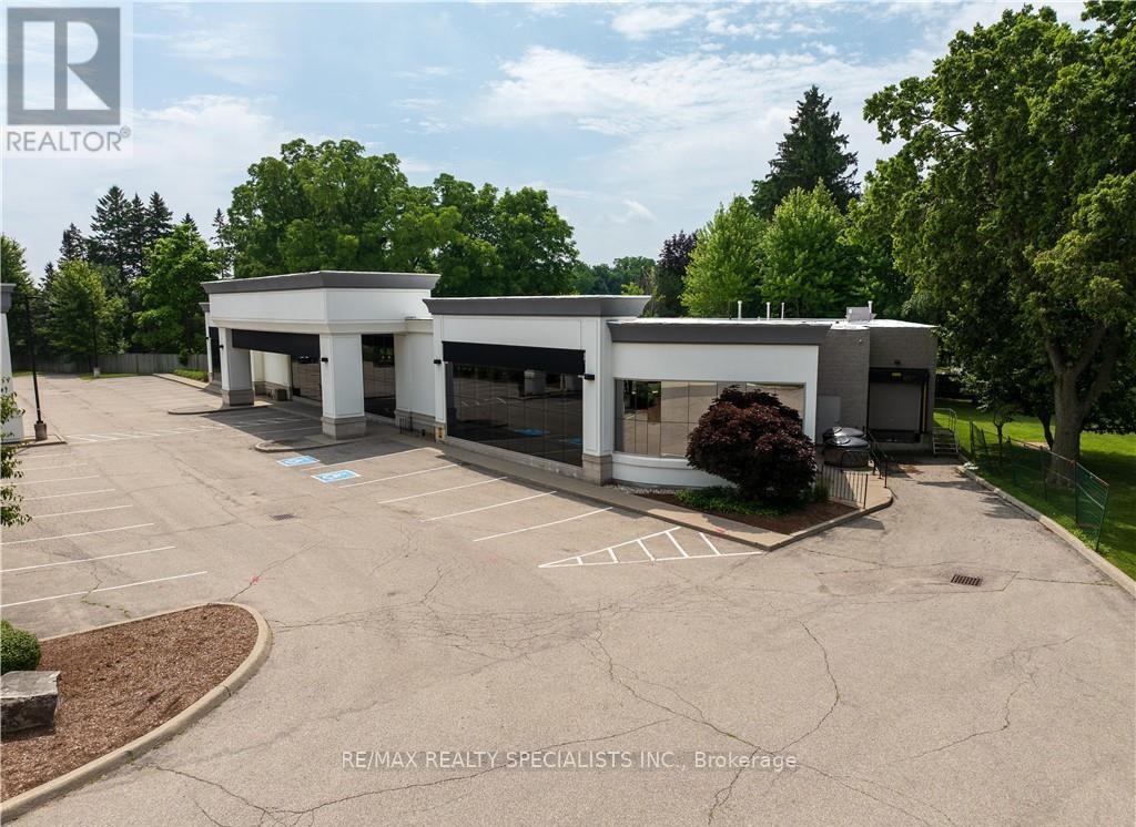 For lease: 4553 KING STREET E, Kitchener, Ontario N2P2G2 - X12916432 ...