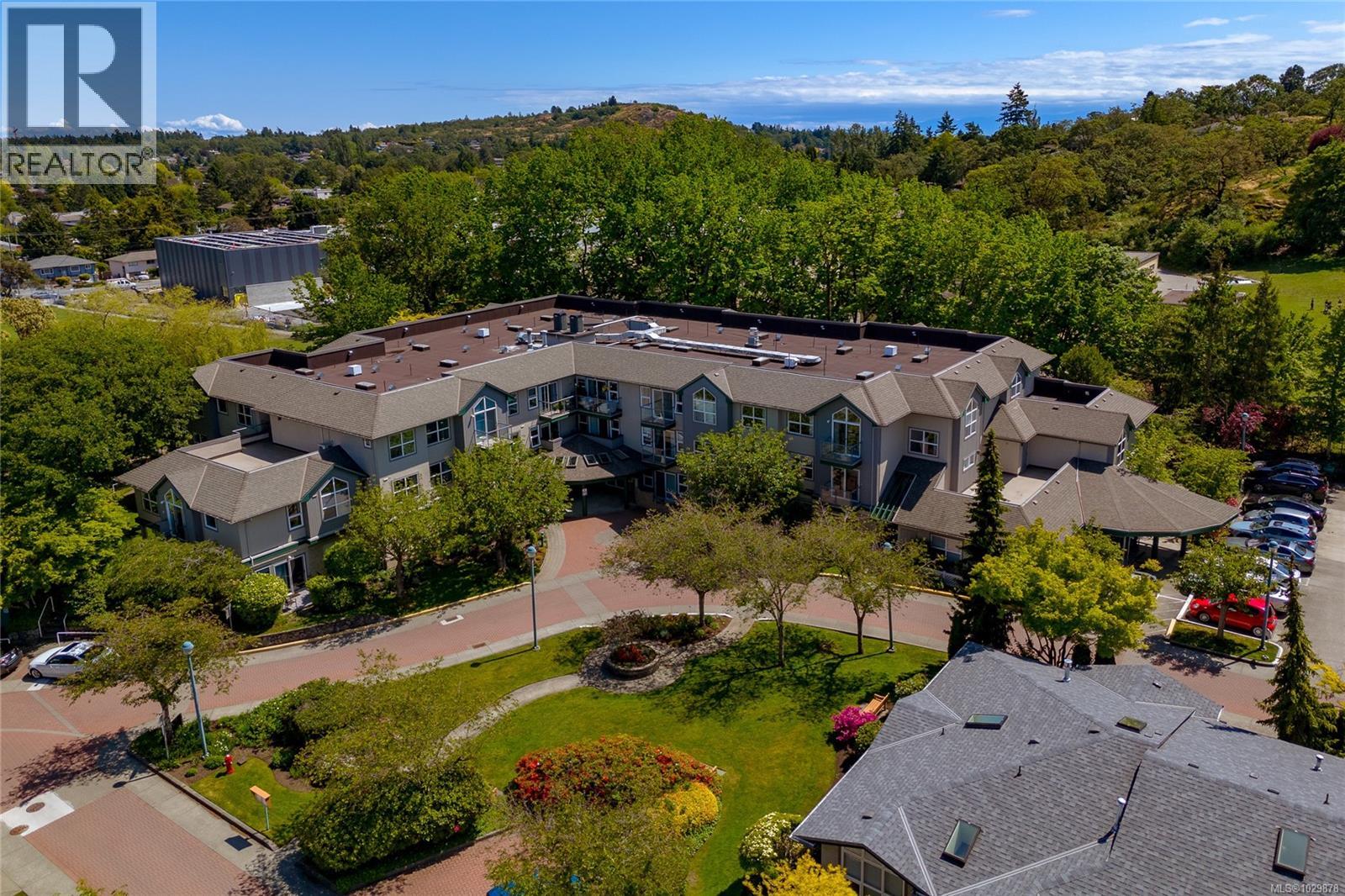 202 1485 Garnet Rd, Saanich, British Columbia V8P5T5