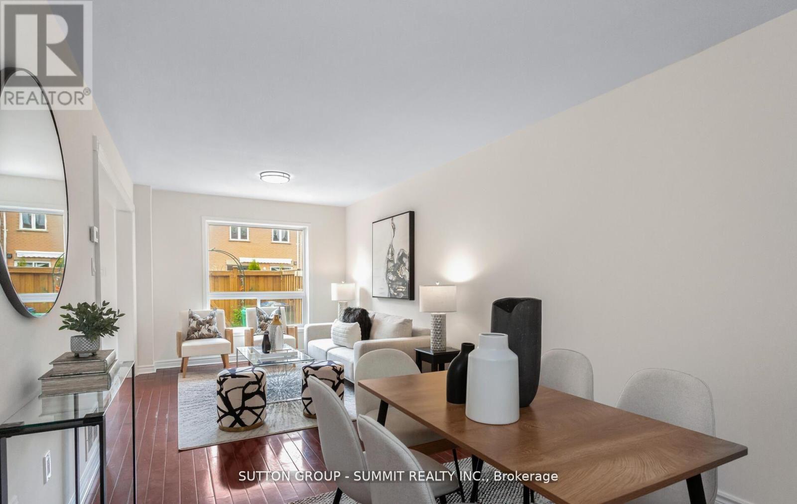 Row / Townhouse for Sale in 47 - 550 STEDDICK COURT|Mississauga (Hurontario), Ontario L5R3S8