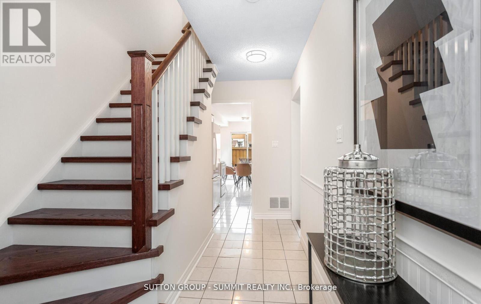Row / Townhouse for Sale in 47 - 550 STEDDICK COURT|Mississauga (Hurontario), Ontario L5R3S8 5