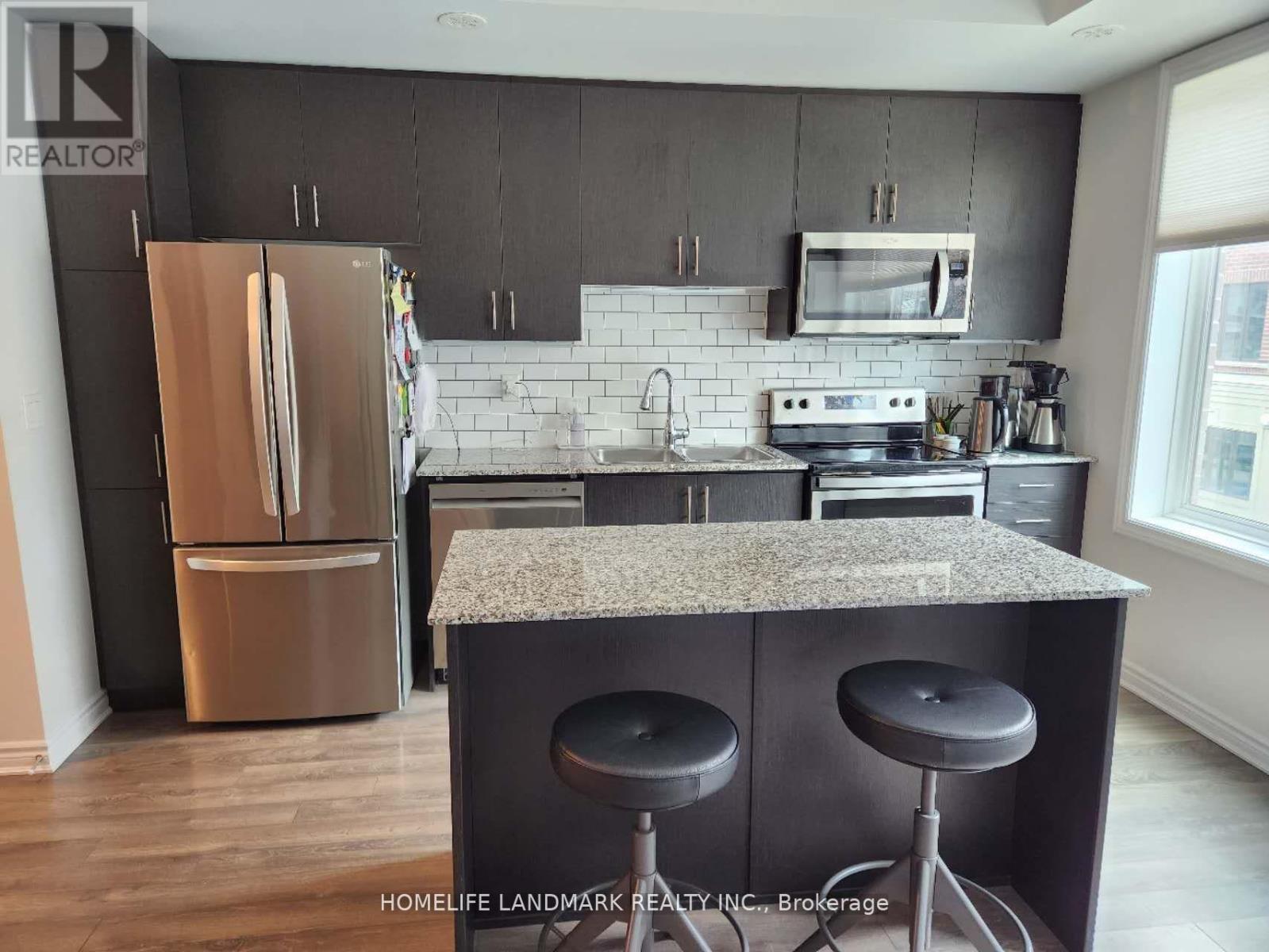 Row / Townhouse for Sale in 27 - 95 EASTWOOD PARK GARDENS|Toronto (Long Branch), Ontario M8W0B9 3