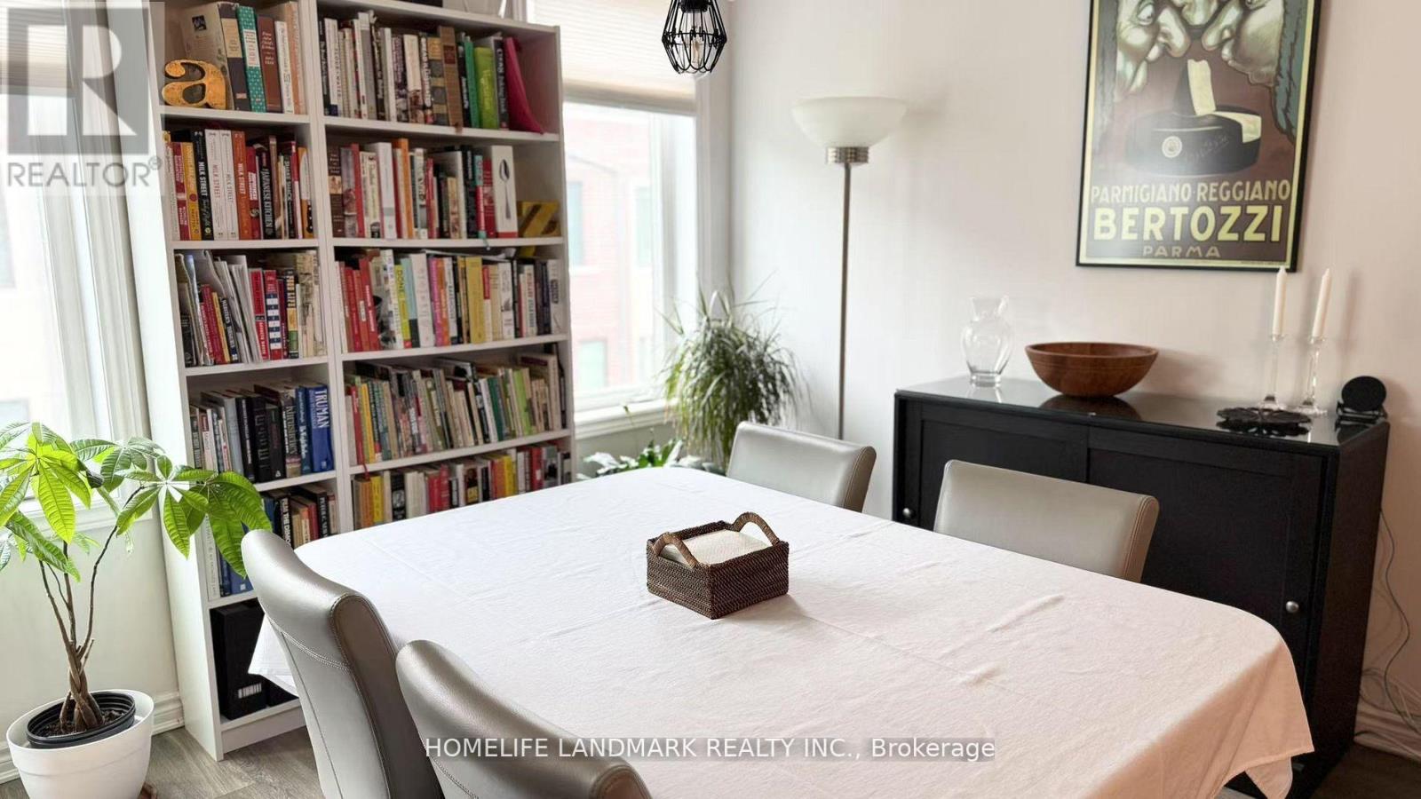 Row / Townhouse for Sale in 27 - 95 EASTWOOD PARK GARDENS|Toronto (Long Branch), Ontario M8W0B9 5