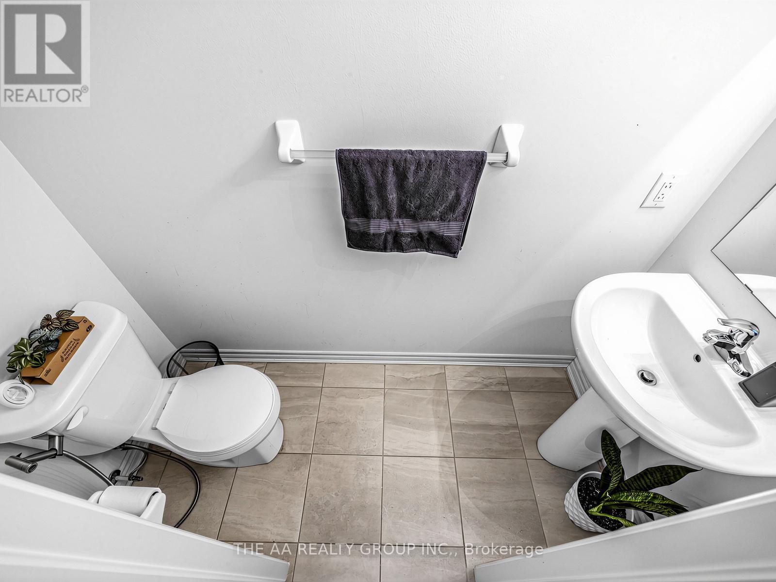 Row / Townhouse for Sale in 35 - 50 EDINBURGH DRIVE W|Brampton (Bram West), Ontario L6Y6A7 5