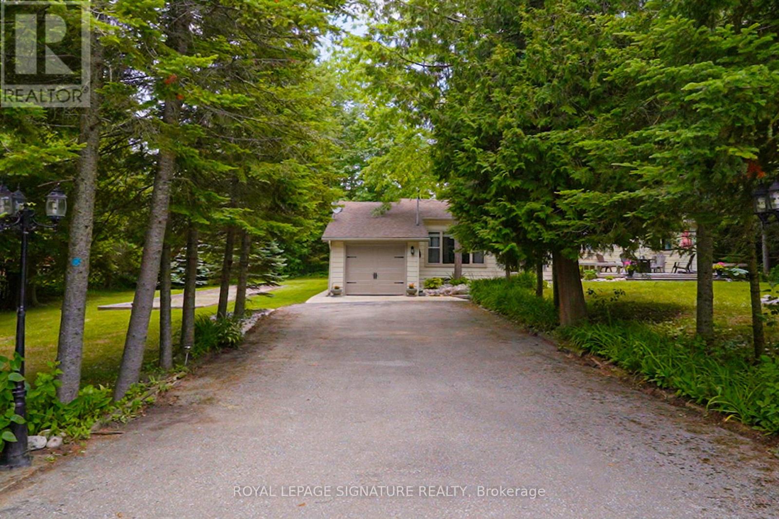 107 NICOLE BOULEVARD