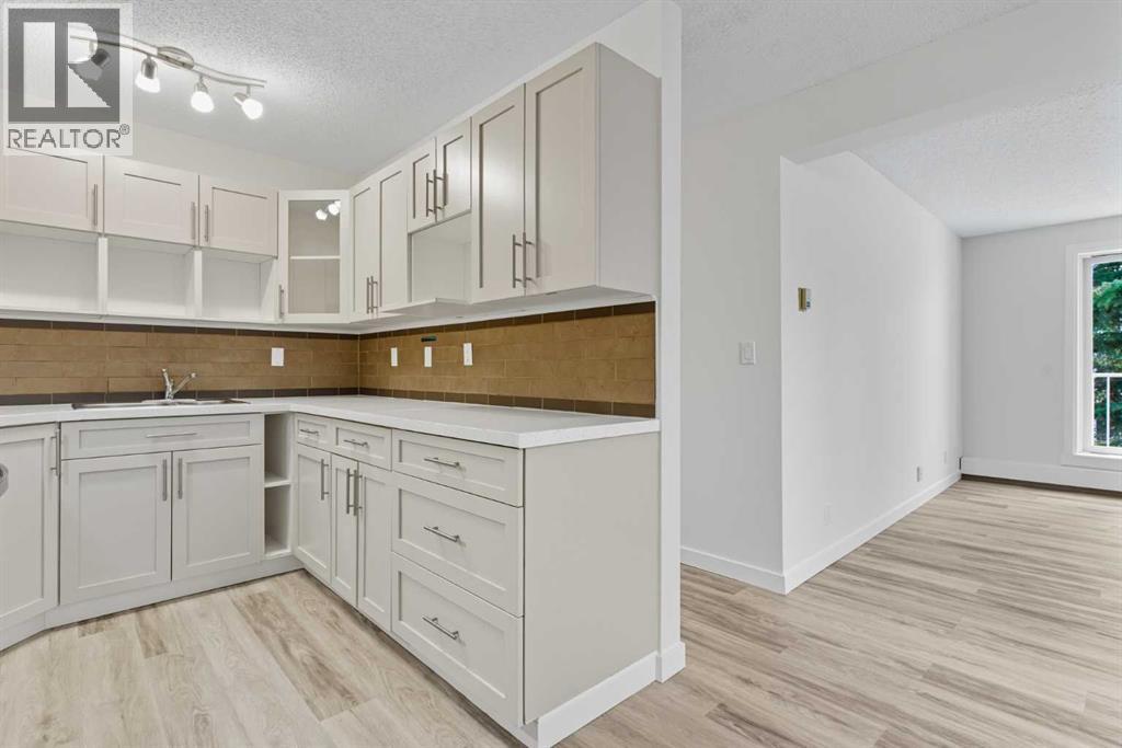 Apartment for Sale in 302A, 5601 Dalton Drive NW|Calgary, Alberta T3A2E2 5