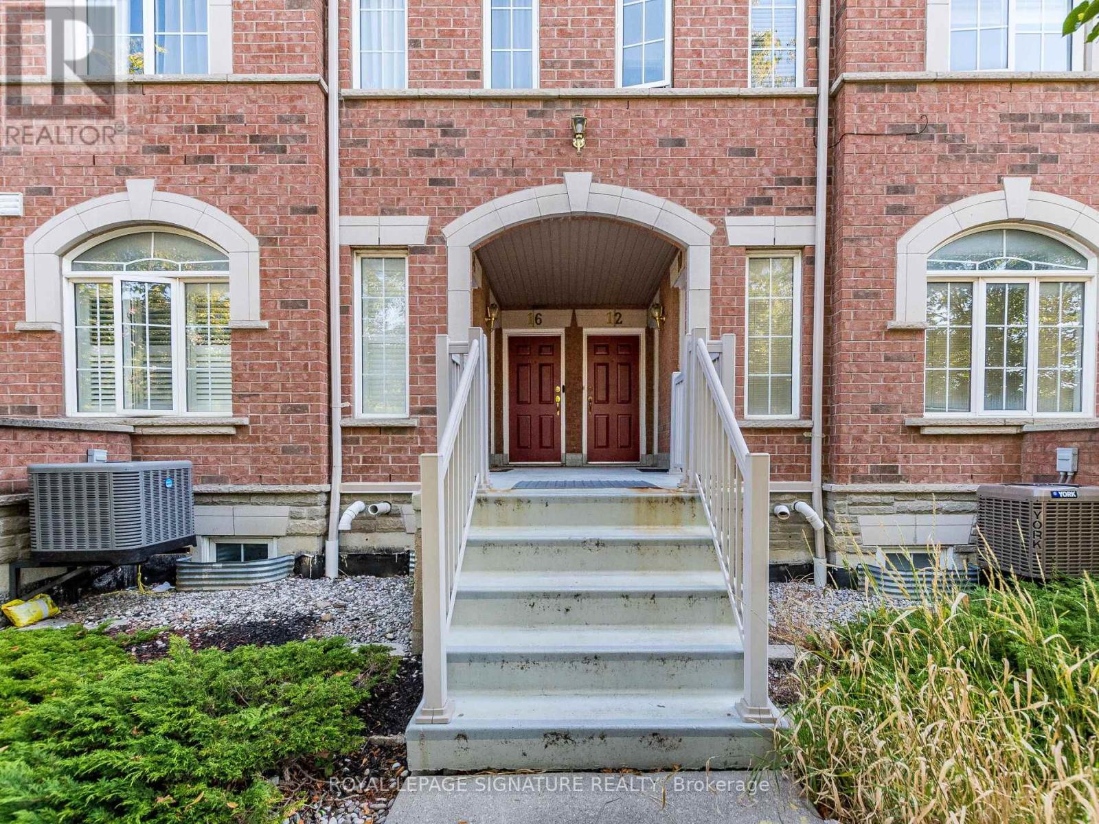 Row / Townhouse for Sale in 11 - 3055 ELMCREEK ROAD|Mississauga (Cooksville), Ontario L5B4J9 5