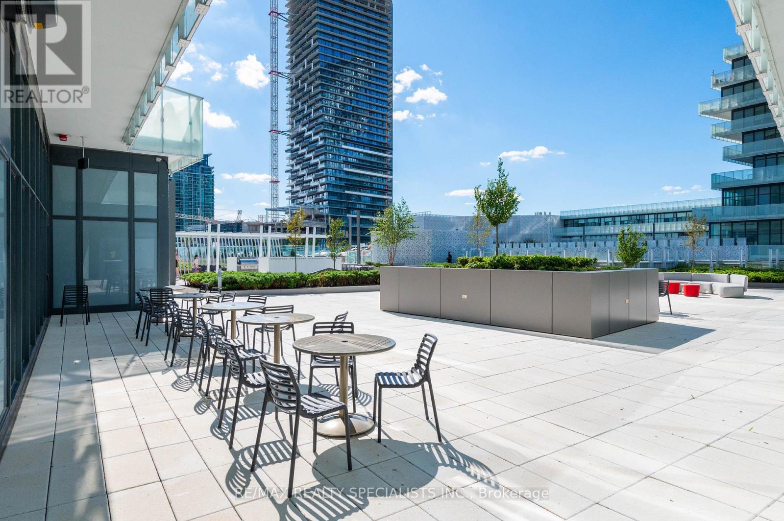 For sale: 321 - 3883 QUARTZ ROAD, Mississauga (City Centre), Ontario ...