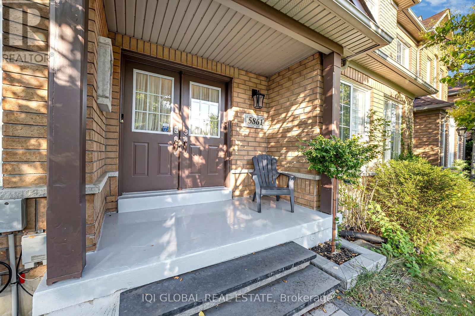 Row / Townhouse for Sale in 5861 RAINBERRY DRIVE|Mississauga (Churchill Meadows), Ontario L5M6S4 4